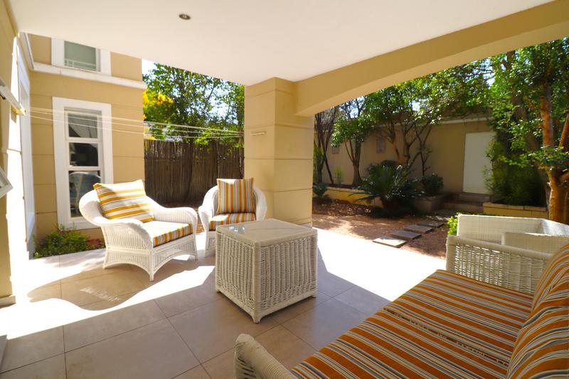 To Let 2 Bedroom Property for Rent in Sandown Gauteng