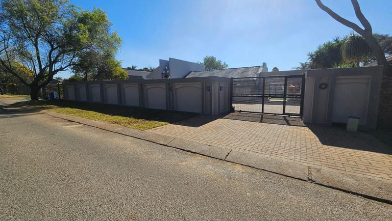 5 Bedroom Property for Sale in Wierda Park Gauteng