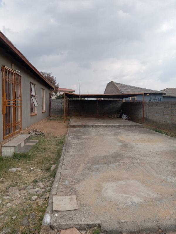 To Let 2 Bedroom Property for Rent in Birch Acres Gauteng