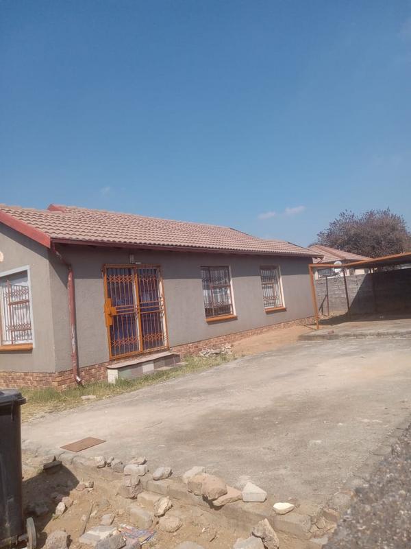 To Let 2 Bedroom Property for Rent in Birch Acres Gauteng