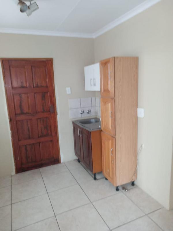 To Let 2 Bedroom Property for Rent in Birch Acres Gauteng