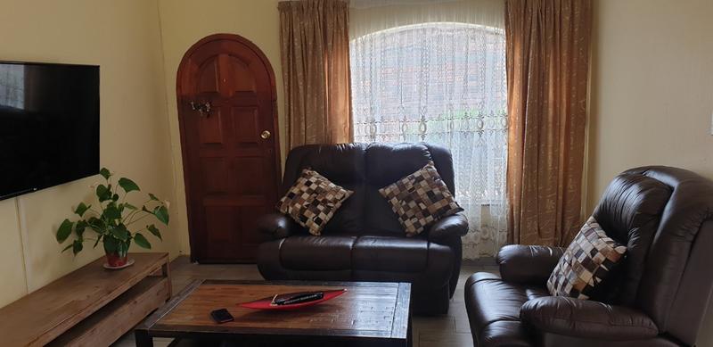 To Let 2 Bedroom Property for Rent in Buccleuch Gauteng