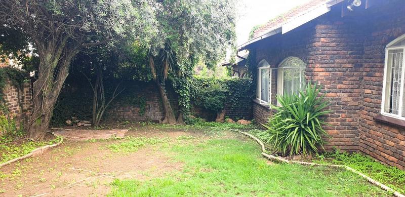To Let 2 Bedroom Property for Rent in Buccleuch Gauteng