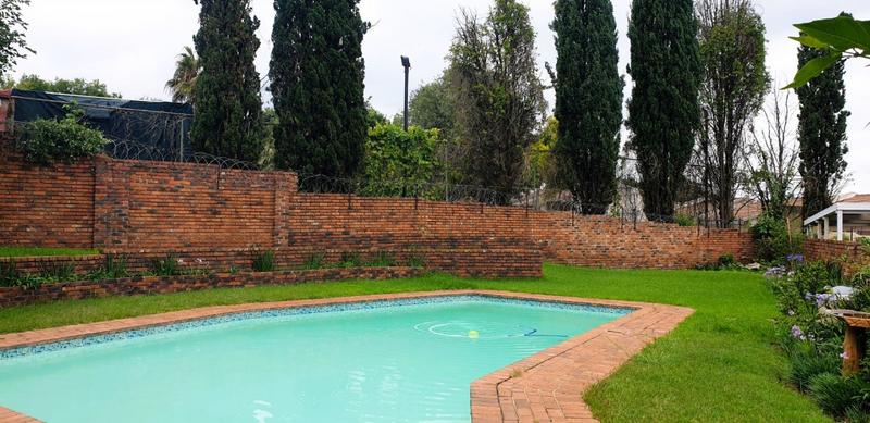 To Let 2 Bedroom Property for Rent in Buccleuch Gauteng