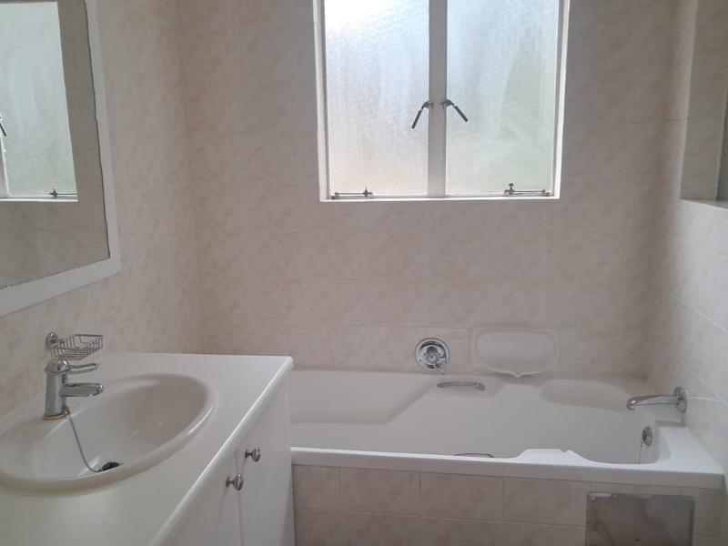 To Let 2 Bedroom Property for Rent in Hyde Park Gauteng