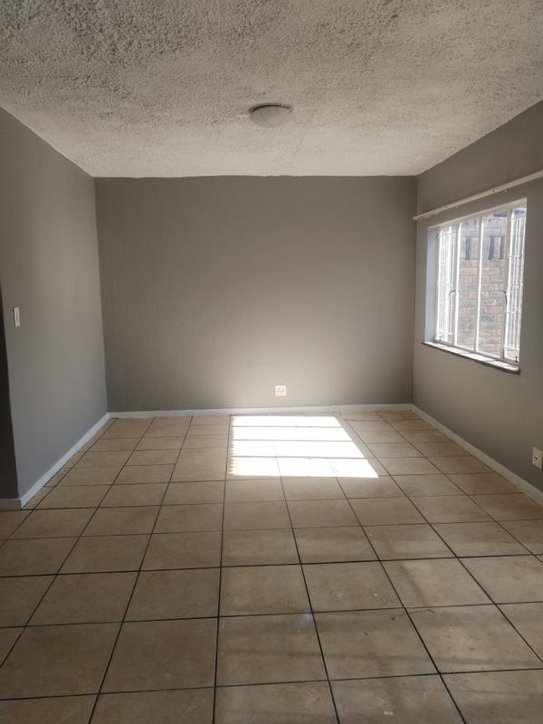 To Let 3 Bedroom Property for Rent in Clayville Gauteng