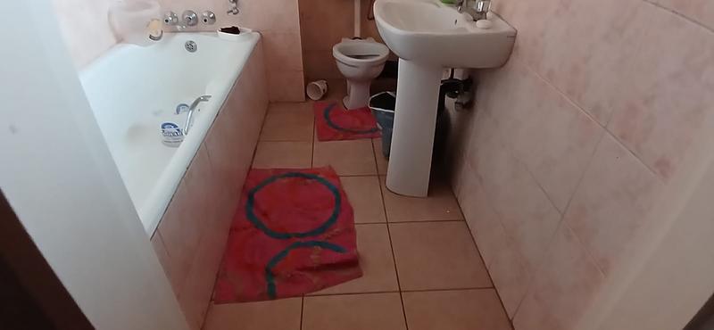 4 Bedroom Property for Sale in Clayville Gauteng