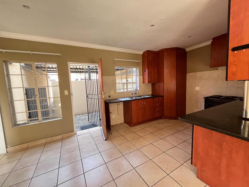 To Let 2 Bedroom Property for Rent in Annlin Gauteng