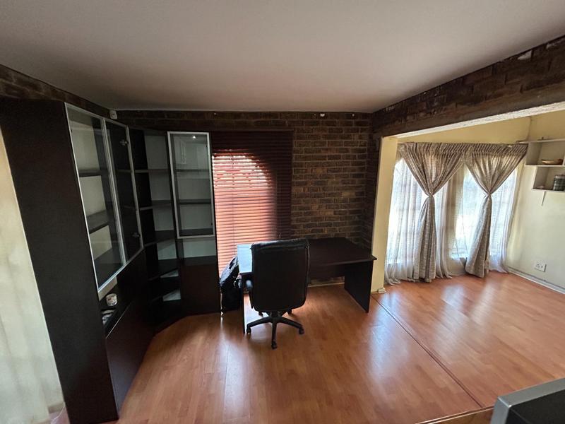 To Let 3 Bedroom Property for Rent in Rooihuiskraal Gauteng