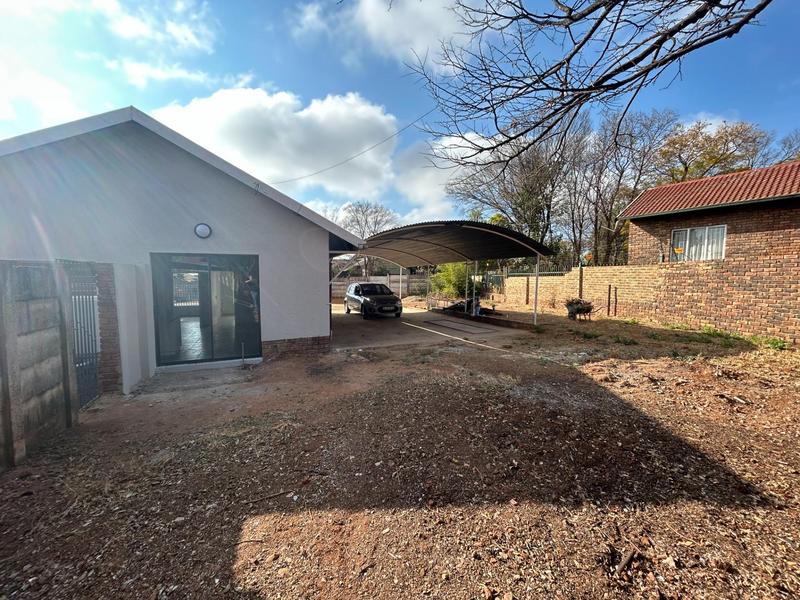 To Let 2 Bedroom Property for Rent in Rooihuiskraal Gauteng