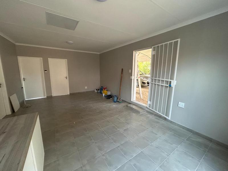 To Let 2 Bedroom Property for Rent in Rooihuiskraal Gauteng