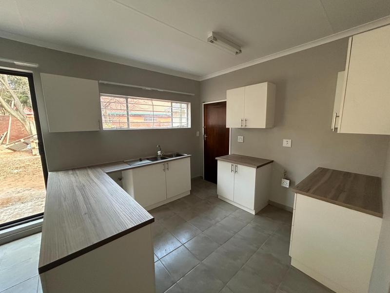 To Let 2 Bedroom Property for Rent in Rooihuiskraal Gauteng