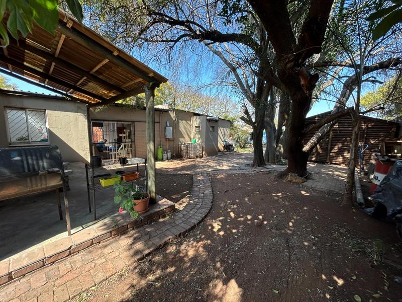 6 Bedroom Property for Sale in Valhalla Gauteng