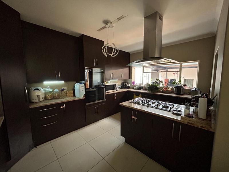 6 Bedroom Property for Sale in Valhalla Gauteng