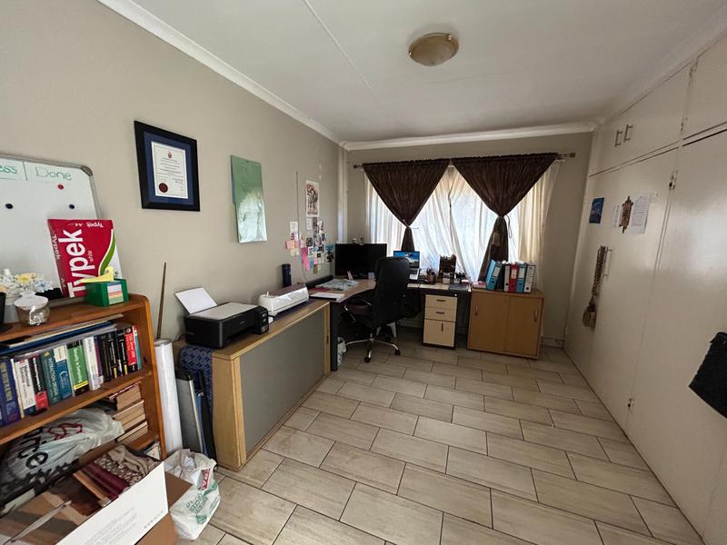 6 Bedroom Property for Sale in Valhalla Gauteng