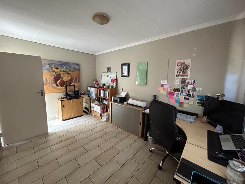 6 Bedroom Property for Sale in Valhalla Gauteng