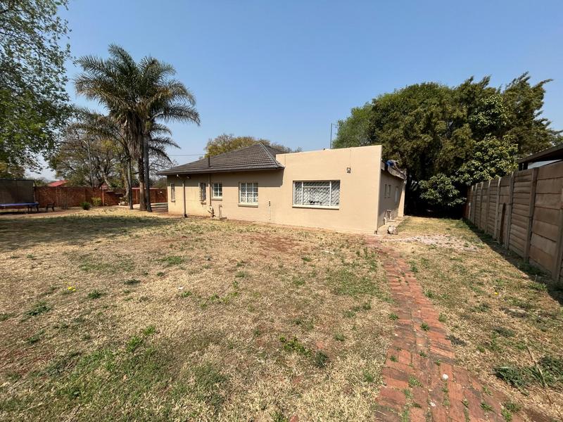 To Let 6 Bedroom Property for Rent in Valhalla Gauteng