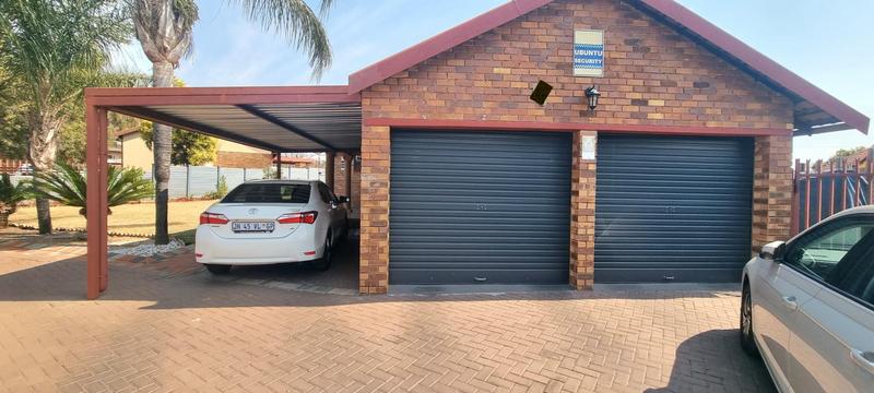 3 Bedroom Property for Sale in Heuweloord Gauteng