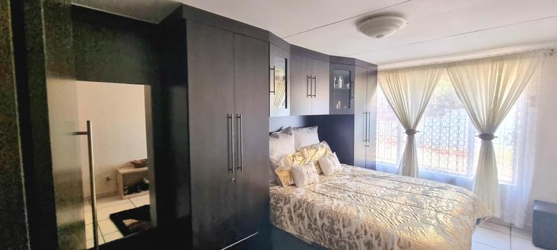 3 Bedroom Property for Sale in Heuweloord Gauteng