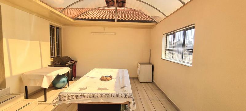 3 Bedroom Property for Sale in Heuweloord Gauteng