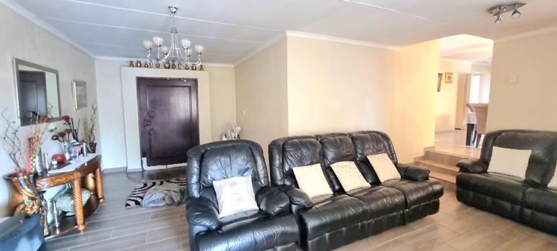3 Bedroom Property for Sale in Heuweloord Gauteng