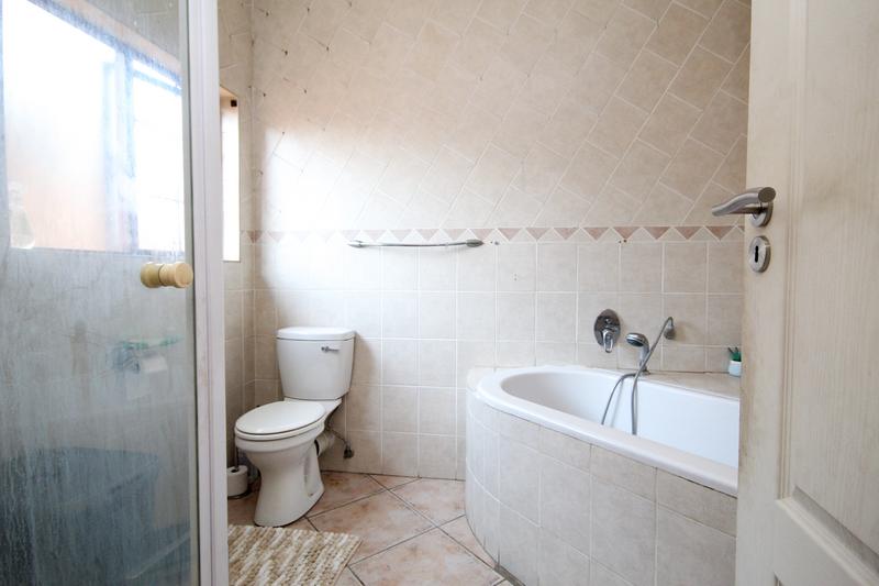 3 Bedroom Property for Sale in Thatchfield Gauteng