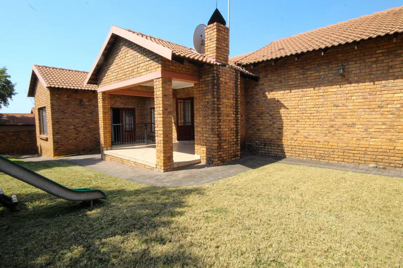 3 Bedroom Property for Sale in Thatchfield Gauteng