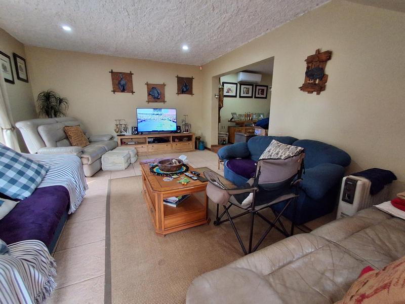 6 Bedroom Property for Sale in Elardus Park Gauteng