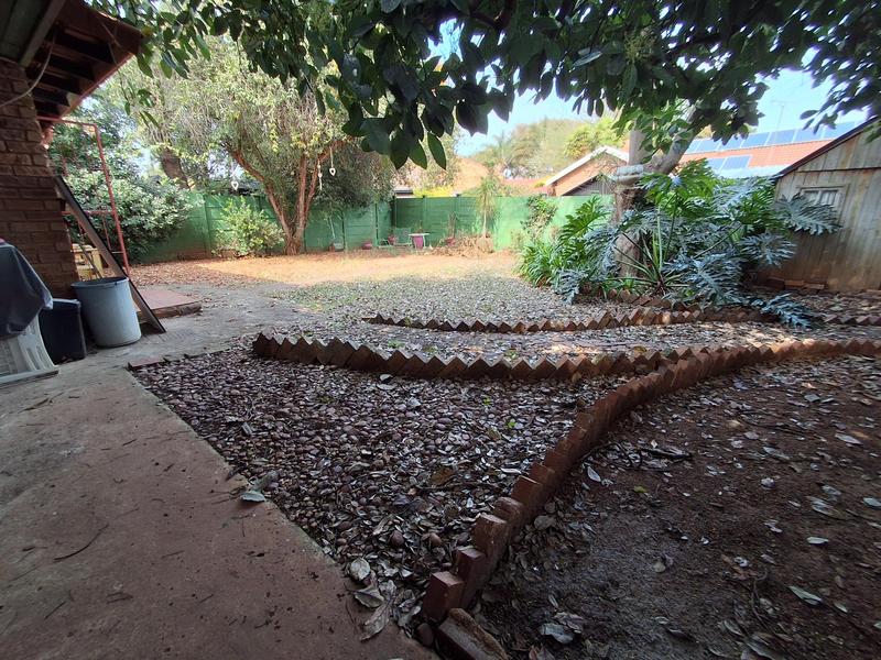 6 Bedroom Property for Sale in Elardus Park Gauteng