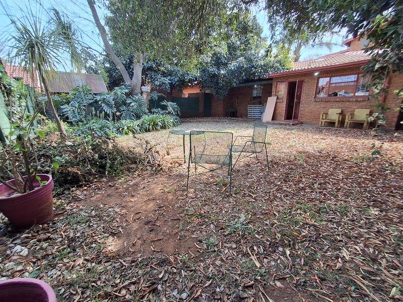 6 Bedroom Property for Sale in Elardus Park Gauteng