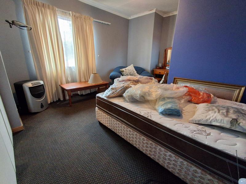 6 Bedroom Property for Sale in Elardus Park Gauteng
