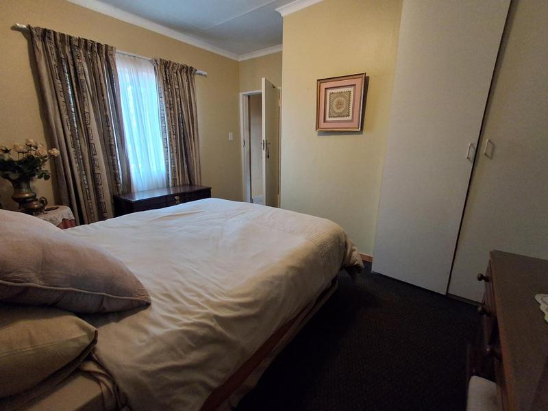 6 Bedroom Property for Sale in Elardus Park Gauteng