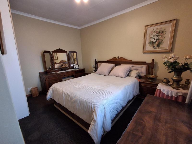 6 Bedroom Property for Sale in Elardus Park Gauteng