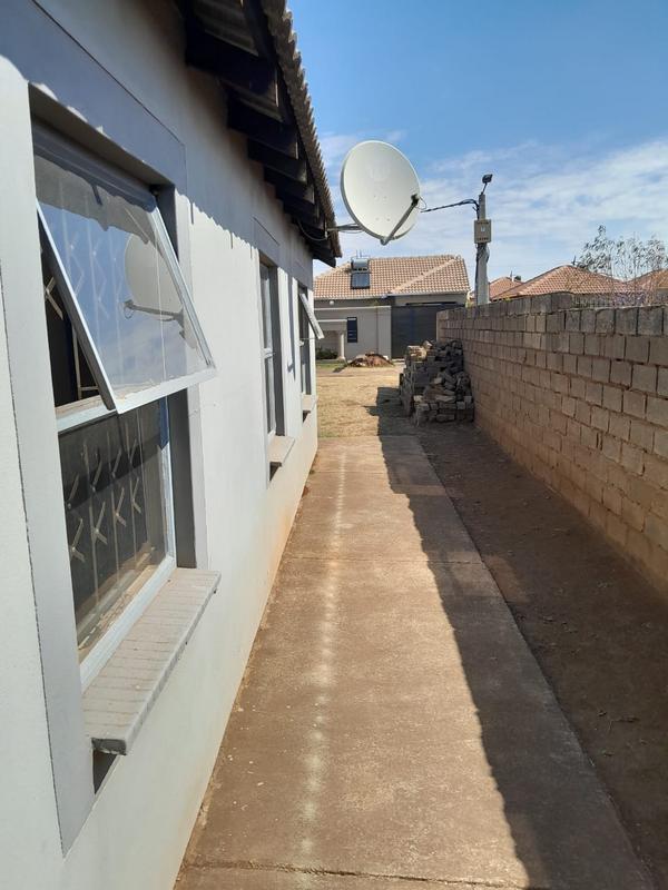 3 Bedroom Property for Sale in Lufhereng Gauteng