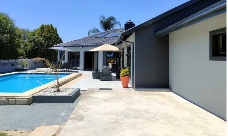 3 Bedroom Property for Sale in Heuweloord Gauteng