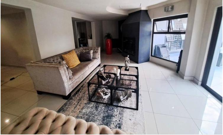 3 Bedroom Property for Sale in Heuweloord Gauteng
