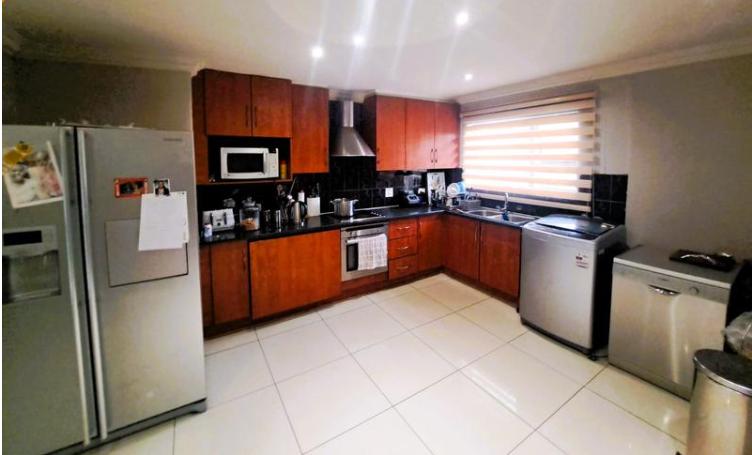 3 Bedroom Property for Sale in Heuweloord Gauteng