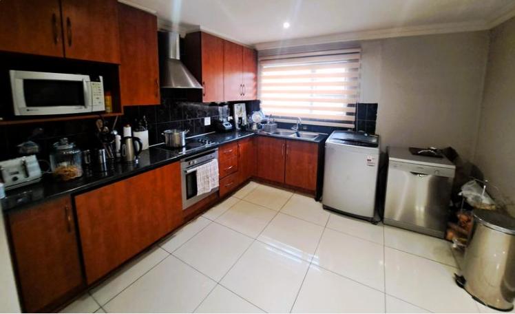 3 Bedroom Property for Sale in Heuweloord Gauteng