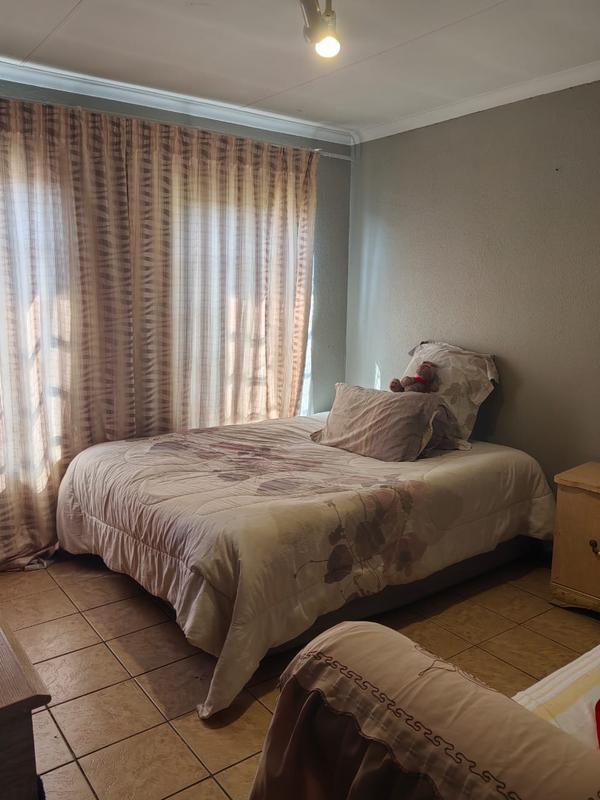 3 Bedroom Property for Sale in Olievenhoutbosch Gauteng
