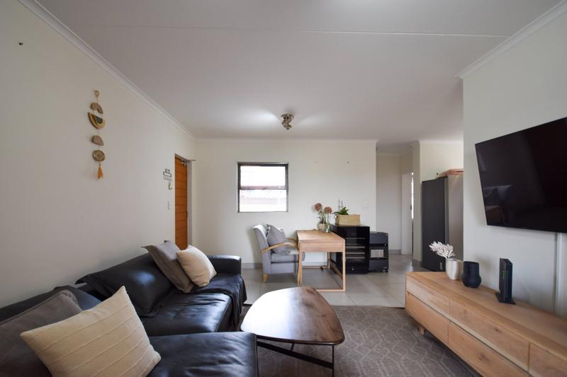 To Let 2 Bedroom Property for Rent in Golden Fields Estate Gauteng
