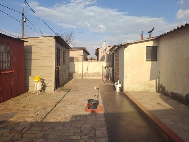 2 Bedroom Property for Sale in Tsakane Gauteng