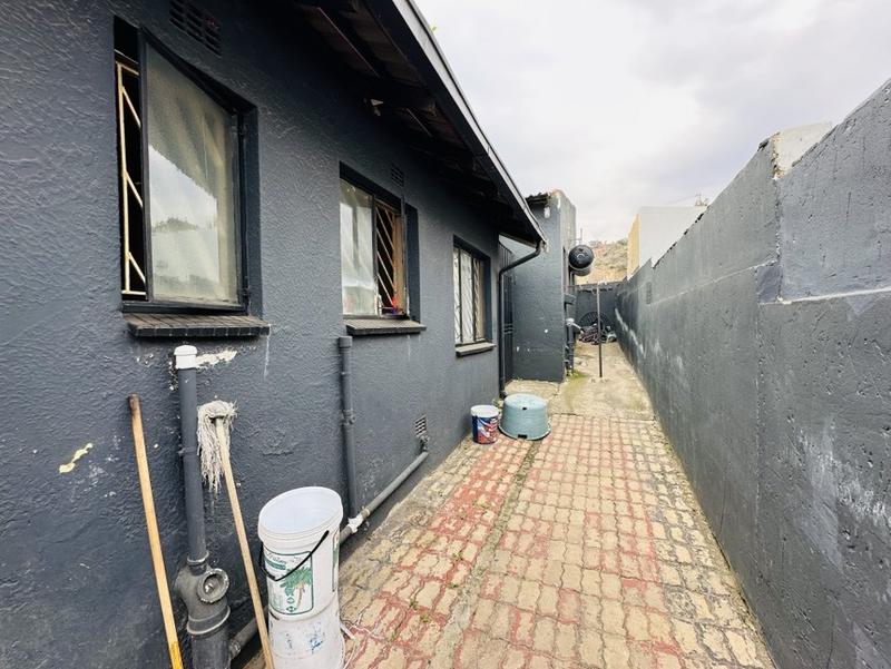6 Bedroom Property for Sale in Naturena Gauteng
