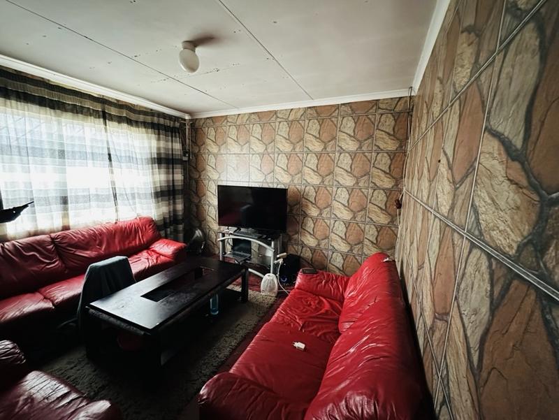 6 Bedroom Property for Sale in Naturena Gauteng