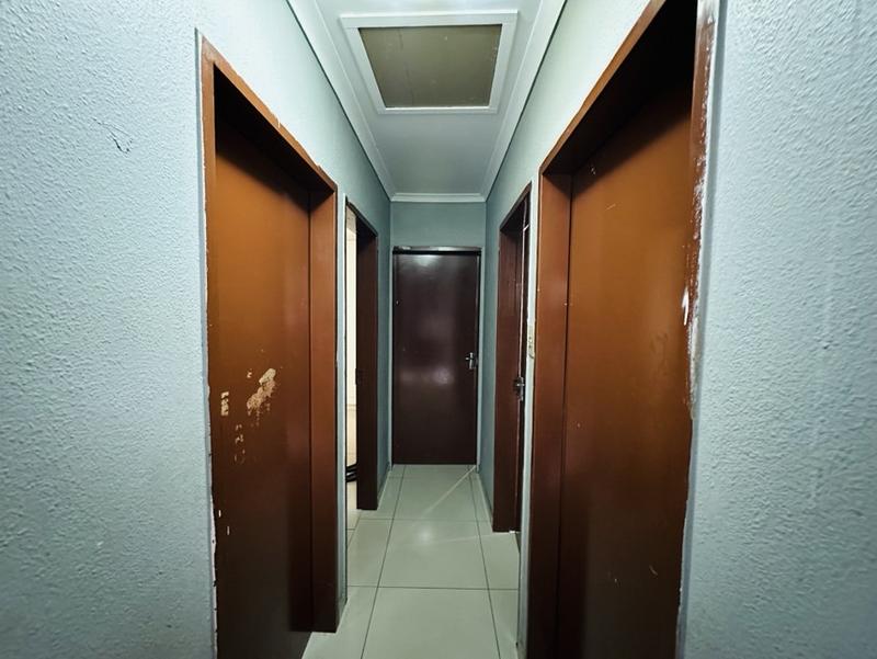 6 Bedroom Property for Sale in Naturena Gauteng