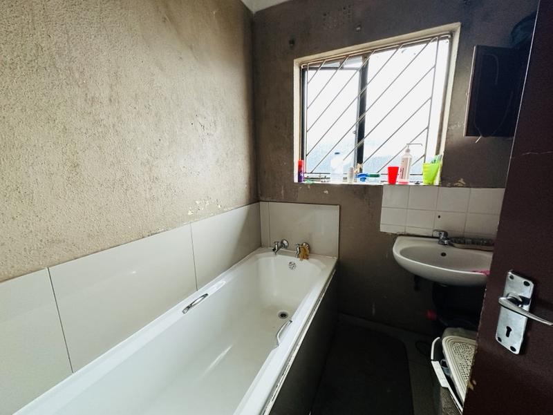6 Bedroom Property for Sale in Naturena Gauteng