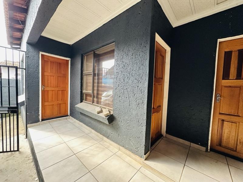 6 Bedroom Property for Sale in Naturena Gauteng