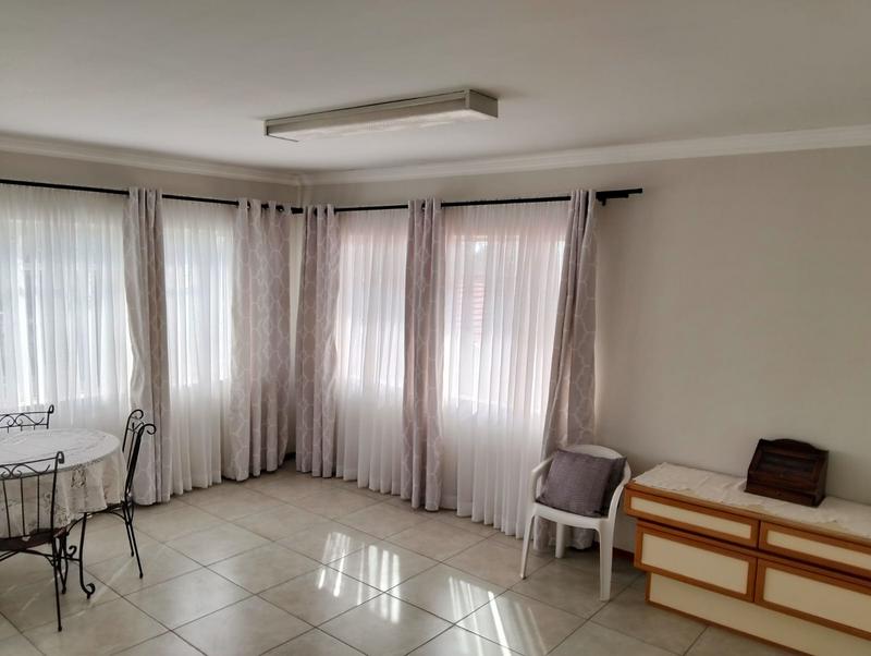 To Let 1 Bedroom Property for Rent in Florida Park Gauteng