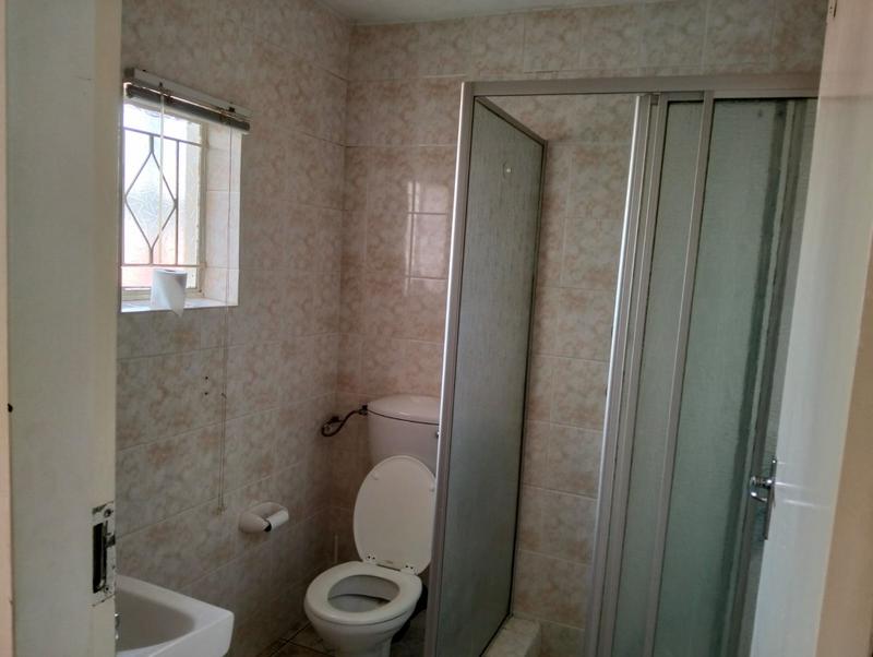 To Let 1 Bedroom Property for Rent in Florida Park Gauteng