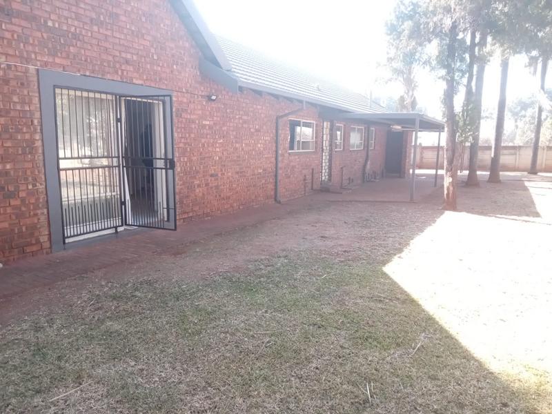 4 Bedroom Property for Sale in Hesteapark Gauteng