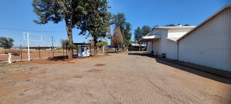 To Let commercial Property for Rent in Rosslyn Gauteng